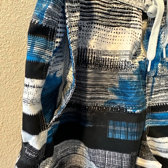 Boy’s swim trunks by orangeou’s in xl (18-20) - Picture 4 of 6